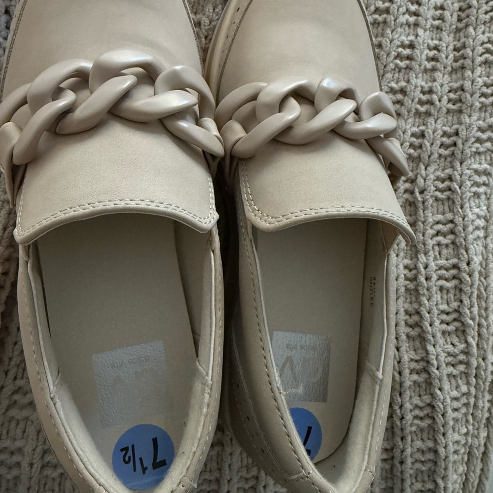 Dolce Vita Tan loafers with Chain Accent